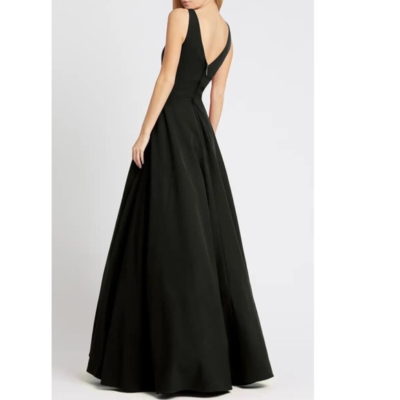 NEW Ieena Mac Duggal BLACK Classic SLEEVELESS Empire Waist A-LINE BALL GOWN - Picture 14 of 15